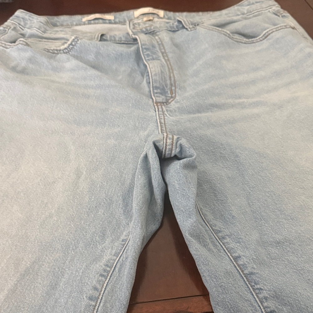 Light Blue Women’s High Rise  - Universal Thread Denim